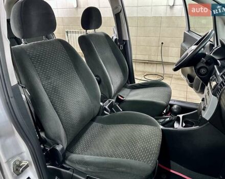 Серый Опель Зафира, объемом двигателя 1.8 л и пробегом 242 тыс. км за 4999 $, фото 12 на Automoto.ua