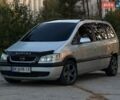 Серый Опель Зафира, объемом двигателя 2 л и пробегом 328 тыс. км за 2799 $, фото 1 на Automoto.ua