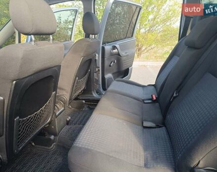 Сірий Опель Зафіра, об'ємом двигуна 1.6 л та пробігом 264 тис. км за 4500 $, фото 27 на Automoto.ua