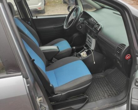 Серый Опель Зафира, объемом двигателя 2.2 л и пробегом 307 тыс. км за 2600 $, фото 5 на Automoto.ua