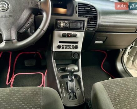 Серый Опель Зафира, объемом двигателя 1.8 л и пробегом 242 тыс. км за 4999 $, фото 21 на Automoto.ua