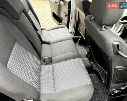 Сірий Опель Зафіра, об'ємом двигуна 1.8 л та пробігом 173 тис. км за 4999 $, фото 19 на Automoto.ua