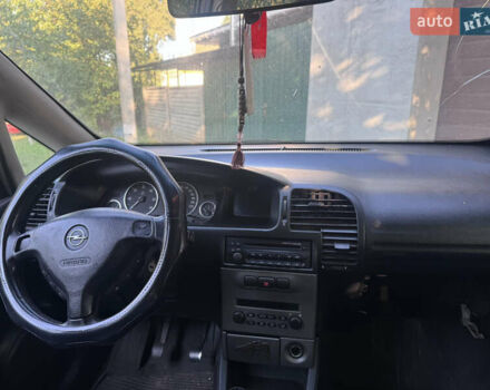 Сірий Опель Зафіра, об'ємом двигуна 2.2 л та пробігом 300 тис. км за 2850 $, фото 6 на Automoto.ua