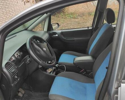 Серый Опель Зафира, объемом двигателя 2.17 л и пробегом 307 тыс. км за 3199 $, фото 4 на Automoto.ua