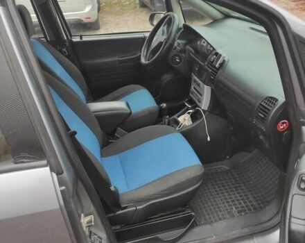 Серый Опель Зафира, объемом двигателя 2.17 л и пробегом 307 тыс. км за 3199 $, фото 6 на Automoto.ua