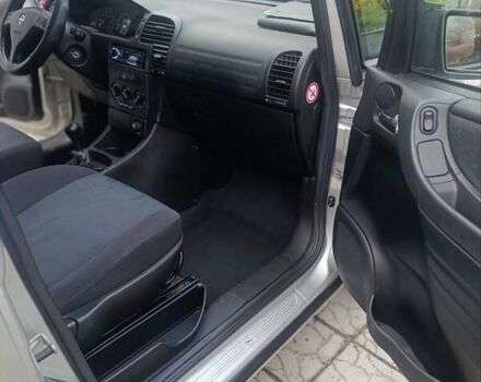 Сірий Опель Зафіра, об'ємом двигуна 1.8 л та пробігом 252 тис. км за 4700 $, фото 21 на Automoto.ua