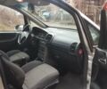 Серый Опель Зафира, объемом двигателя 2.2 л и пробегом 346 тыс. км за 3700 $, фото 10 на Automoto.ua