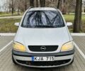 Серый Опель Зафира, объемом двигателя 2 л и пробегом 227 тыс. км за 2250 $, фото 1 на Automoto.ua