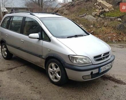 Серый Опель Зафира, объемом двигателя 2.2 л и пробегом 346 тыс. км за 3700 $, фото 2 на Automoto.ua