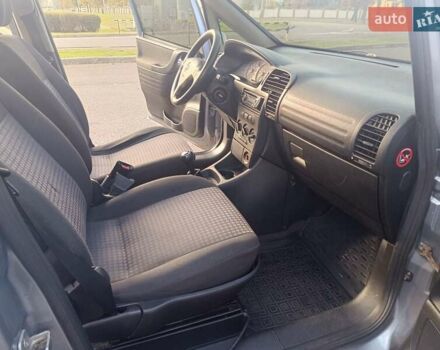 Сірий Опель Зафіра, об'ємом двигуна 1.6 л та пробігом 264 тис. км за 4500 $, фото 22 на Automoto.ua