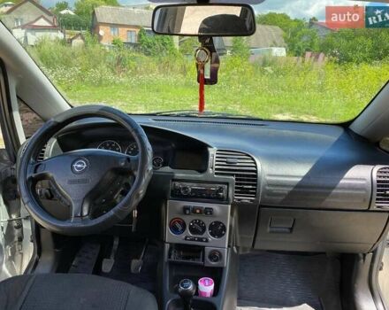 Серый Опель Зафира, объемом двигателя 1.8 л и пробегом 255 тыс. км за 4500 $, фото 35 на Automoto.ua