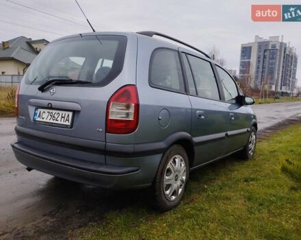 Серый Опель Зафира, объемом двигателя 1.6 л и пробегом 182 тыс. км за 4200 $, фото 2 на Automoto.ua