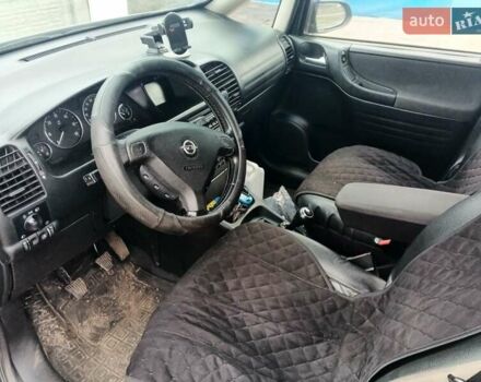 Серый Опель Зафира, объемом двигателя 2.2 л и пробегом 400 тыс. км за 4000 $, фото 3 на Automoto.ua