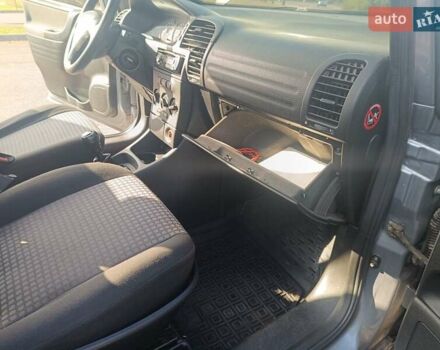 Сірий Опель Зафіра, об'ємом двигуна 1.6 л та пробігом 264 тис. км за 4500 $, фото 4 на Automoto.ua