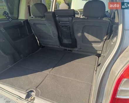 Сірий Опель Зафіра, об'ємом двигуна 1.6 л та пробігом 264 тис. км за 4500 $, фото 6 на Automoto.ua