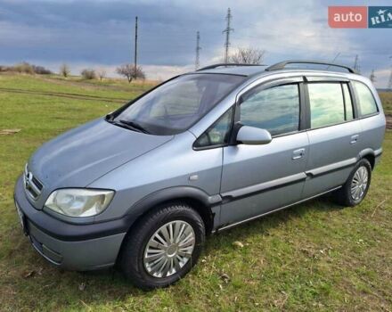 Серый Опель Зафира, объемом двигателя 2 л и пробегом 315 тыс. км за 2800 $, фото 3 на Automoto.ua