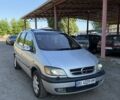 Серый Опель Зафира, объемом двигателя 2.2 л и пробегом 199 тыс. км за 2750 $, фото 1 на Automoto.ua