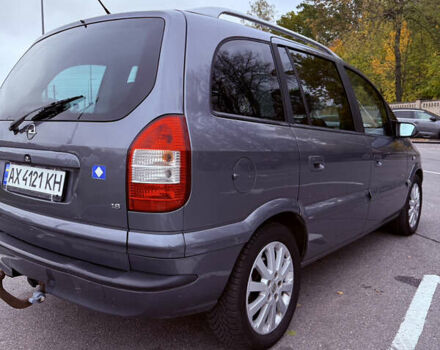 Серый Опель Зафира, объемом двигателя 1.8 л и пробегом 270 тыс. км за 5000 $, фото 4 на Automoto.ua