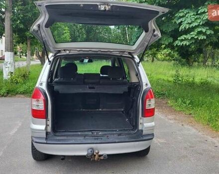 Серый Опель Зафира, объемом двигателя 1.8 л и пробегом 250 тыс. км за 3200 $, фото 2 на Automoto.ua