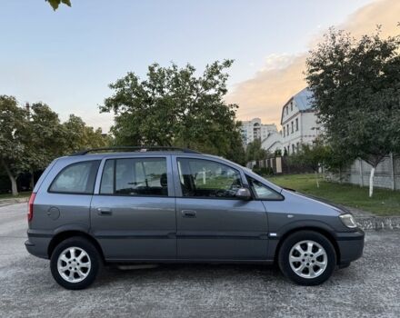 Серый Опель Зафира, объемом двигателя 1.6 л и пробегом 230 тыс. км за 1899 $, фото 3 на Automoto.ua