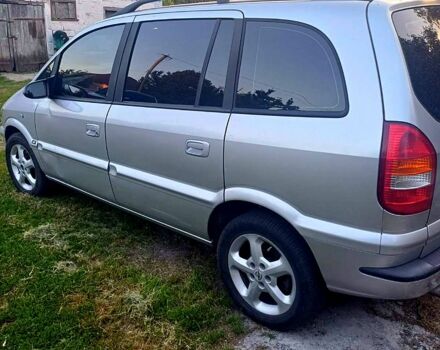 Серый Опель Зафира, объемом двигателя 2.2 л и пробегом 153 тыс. км за 3700 $, фото 1 на Automoto.ua