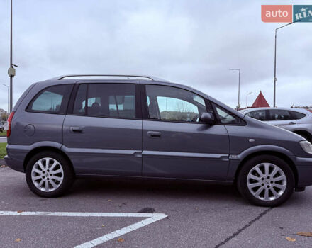 Серый Опель Зафира, объемом двигателя 1.8 л и пробегом 270 тыс. км за 5000 $, фото 5 на Automoto.ua
