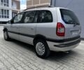 Серый Опель Зафира, объемом двигателя 2.2 л и пробегом 296 тыс. км за 3250 $, фото 3 на Automoto.ua