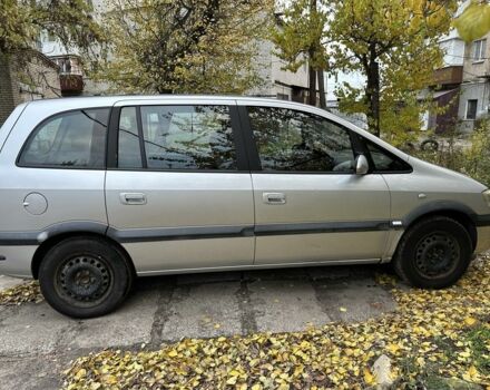 Серый Опель Зафира, объемом двигателя 1.8 л и пробегом 245 тыс. км за 2625 $, фото 2 на Automoto.ua