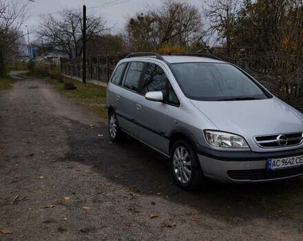 Серый Опель Зафира, объемом двигателя 2.2 л и пробегом 280 тыс. км за 4700 $, фото 3 на Automoto.ua