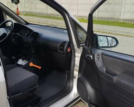 Сірий Опель Зафіра, об'ємом двигуна 1.8 л та пробігом 226 тис. км за 5500 $, фото 14 на Automoto.ua