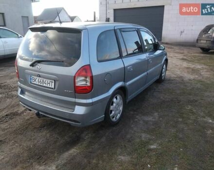 Сірий Опель Зафіра, об'ємом двигуна 2.17 л та пробігом 203 тис. км за 4200 $, фото 4 на Automoto.ua