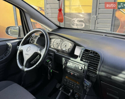 Серый Опель Зафира, объемом двигателя 1.8 л и пробегом 226 тыс. км за 5500 $, фото 26 на Automoto.ua
