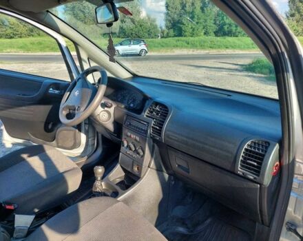 Серый Опель Зафира, объемом двигателя 2 л и пробегом 331 тыс. км за 2300 $, фото 6 на Automoto.ua