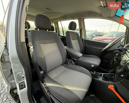 Серый Опель Зафира, объемом двигателя 1.8 л и пробегом 226 тыс. км за 5500 $, фото 23 на Automoto.ua