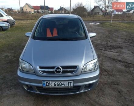 Сірий Опель Зафіра, об'ємом двигуна 2.17 л та пробігом 203 тис. км за 4200 $, фото 2 на Automoto.ua