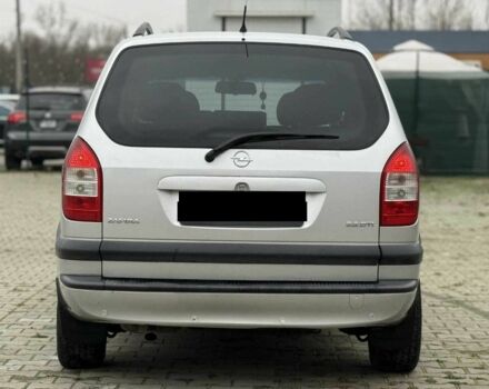 Серый Опель Зафира, объемом двигателя 2.2 л и пробегом 320 тыс. км за 5200 $, фото 3 на Automoto.ua