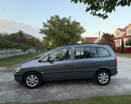 Серый Опель Зафира, объемом двигателя 1.6 л и пробегом 230 тыс. км за 1899 $, фото 2 на Automoto.ua