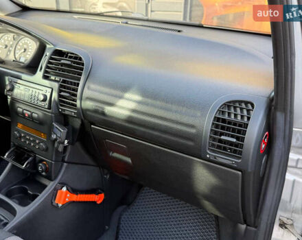 Серый Опель Зафира, объемом двигателя 1.8 л и пробегом 226 тыс. км за 5500 $, фото 27 на Automoto.ua