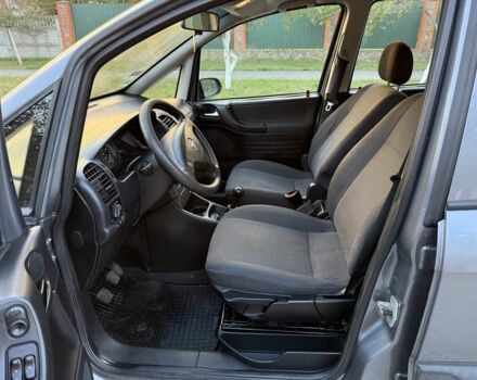 Серый Опель Зафира, объемом двигателя 1.6 л и пробегом 230 тыс. км за 1899 $, фото 4 на Automoto.ua