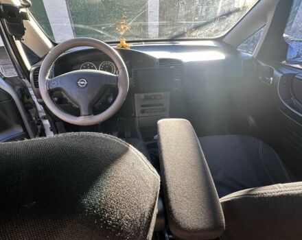 Серый Опель Зафира, объемом двигателя 2 л и пробегом 320 тыс. км за 5700 $, фото 4 на Automoto.ua