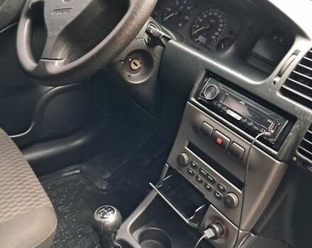 Серый Опель Зафира, объемом двигателя 2.2 л и пробегом 250 тыс. км за 4000 $, фото 6 на Automoto.ua