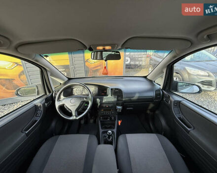 Серый Опель Зафира, объемом двигателя 1.8 л и пробегом 226 тыс. км за 5500 $, фото 4 на Automoto.ua