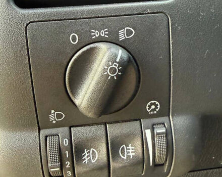 Серый Опель Зафира, объемом двигателя 1.8 л и пробегом 226 тыс. км за 5500 $, фото 39 на Automoto.ua