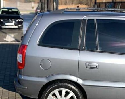 Серый Опель Зафира, объемом двигателя 1.8 л и пробегом 260 тыс. км за 5000 $, фото 7 на Automoto.ua