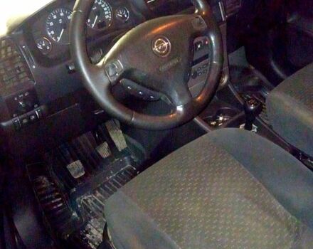 Серый Опель Зафира, объемом двигателя 1.8 л и пробегом 408 тыс. км за 5000 $, фото 4 на Automoto.ua