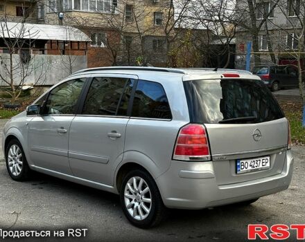 Серый Опель Зафира, объемом двигателя 2.2 л и пробегом 174 тыс. км за 3999 $, фото 4 на Automoto.ua