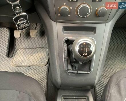 Серый Опель Зафира, объемом двигателя 1.8 л и пробегом 330 тыс. км за 5940 $, фото 34 на Automoto.ua