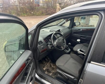 Серый Опель Зафира, объемом двигателя 1.9 л и пробегом 271 тыс. км за 2850 $, фото 5 на Automoto.ua