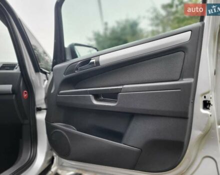 Сірий Опель Зафіра, об'ємом двигуна 1.8 л та пробігом 192 тис. км за 5700 $, фото 44 на Automoto.ua