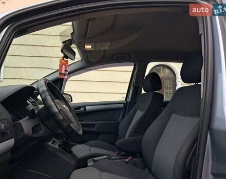 Серый Опель Зафира, объемом двигателя 1.9 л и пробегом 278 тыс. км за 4500 $, фото 49 на Automoto.ua